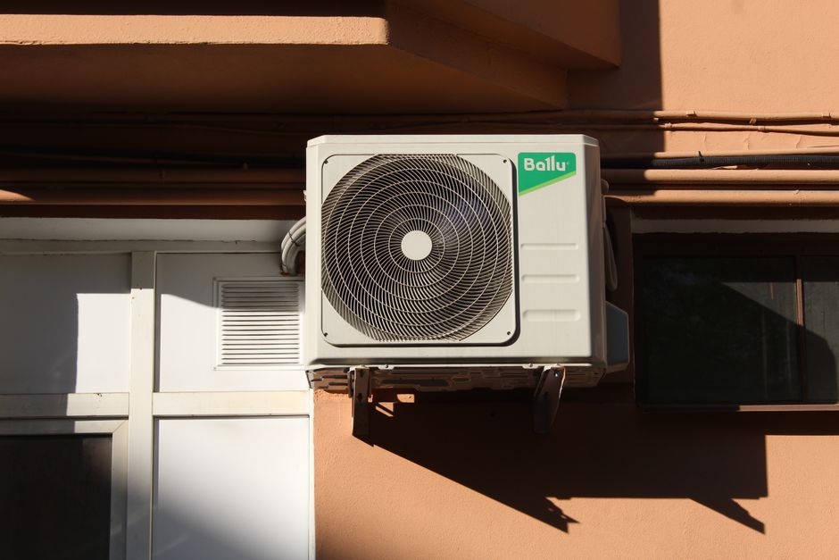 Lincs Climate Solutions, air conditioning engineer services covering Spilsby Air Conditioning Installation in Spilsby